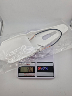 Крыло заднее универсальное со стоп-сигналом (белое) для мотоцикла, питбайка, мопеда