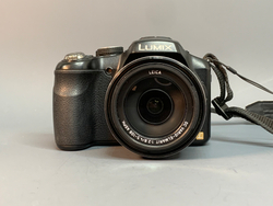 Panasonic Lumix DMC-FZ200