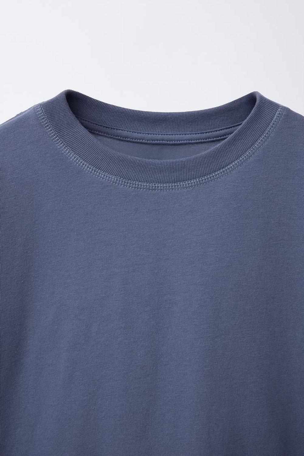 ZARA ОДНОТОННАЯ ФУТБОЛКА С ВЫШИТОЙ НАДПИСЬЮ, СИНИЙ