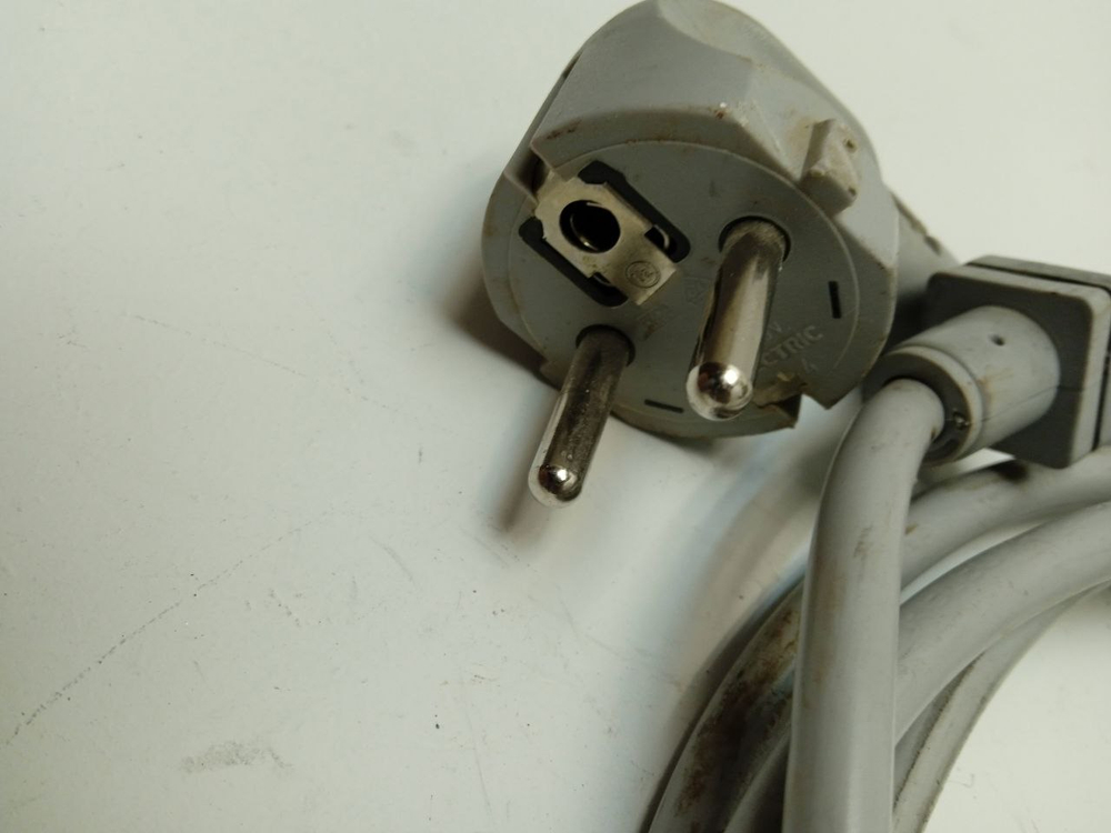 WLG20240OE кт2 Сетевой шнур для стиральной машины Bosch 750628 б/у