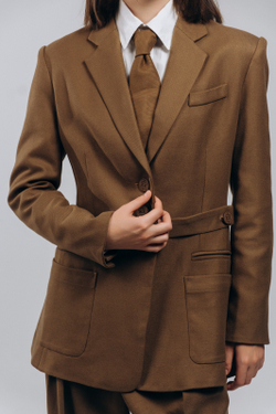 Приталенный жакет