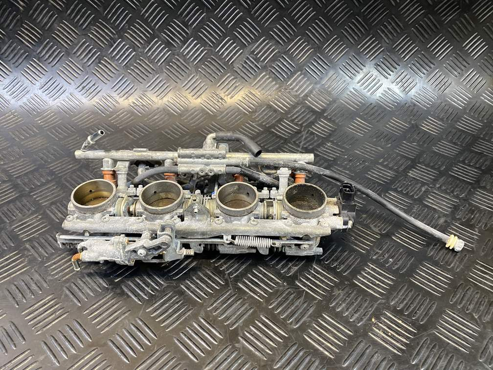 Дроссельные заслонки (впускной коллектор с инжекторами) Yamaha FJR1300A RP13A 2010