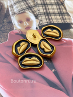 Пуговицы Скиапар. золотистые с черной эмалью "Губы"