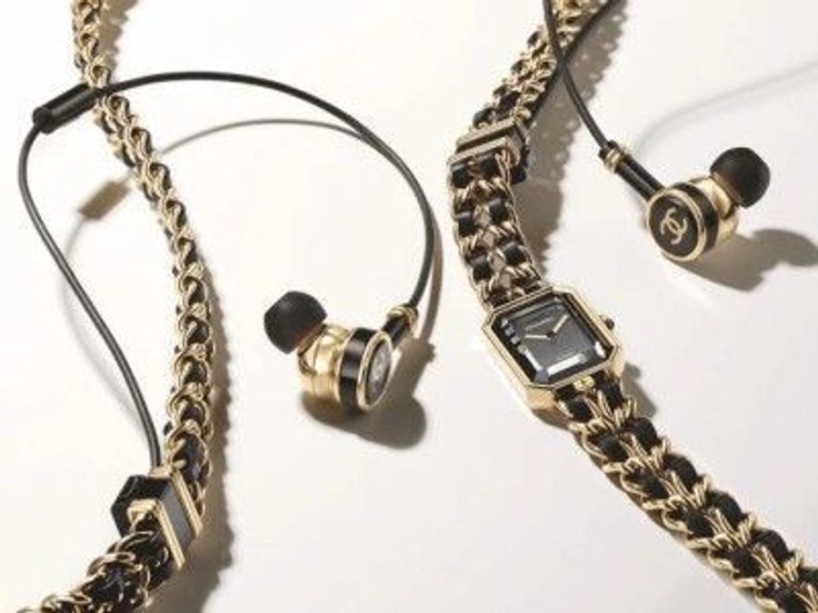 Chanel представила наушники с часами Première Sound Watch