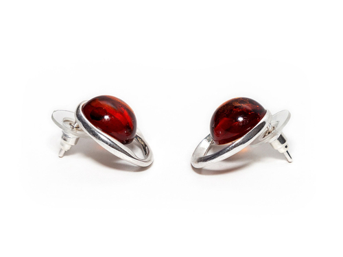 Серьги с натуральным янтарем коньячного цвета, диаметр камня 12 мм