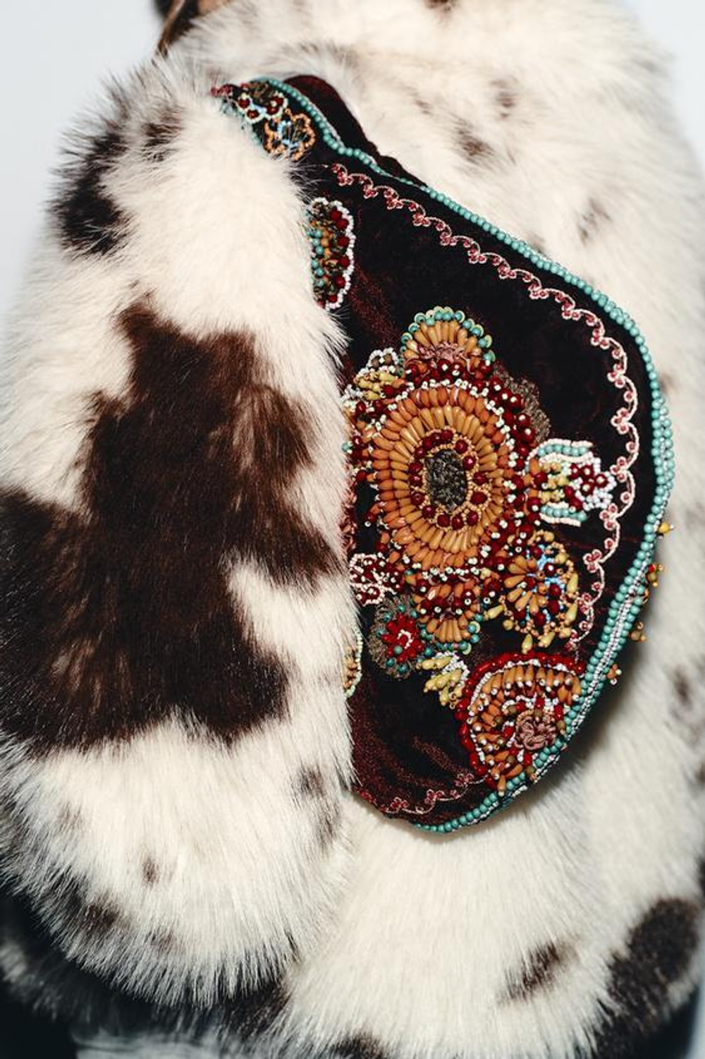 ZARA СУМКА НА ПЛЕЧО С ВЫШИВКОЙ, РАЗНОЦВЕТНЫЙ