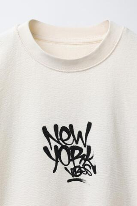 ZARA ФУТБОЛКА С ГРАФФИТИ, ЭКРЮ