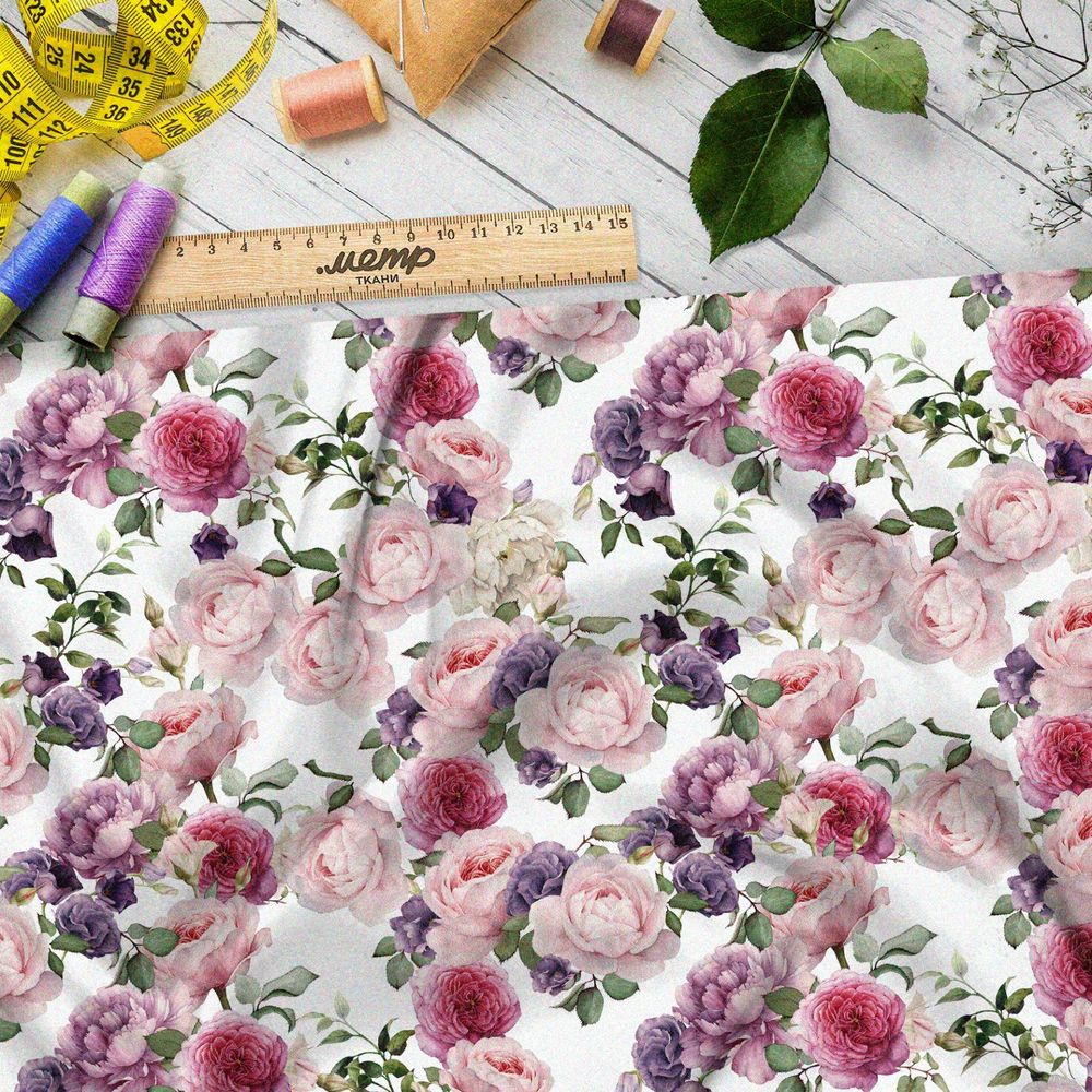 Ткань шелк Армани нарисованные маслом розы на белом фоне
