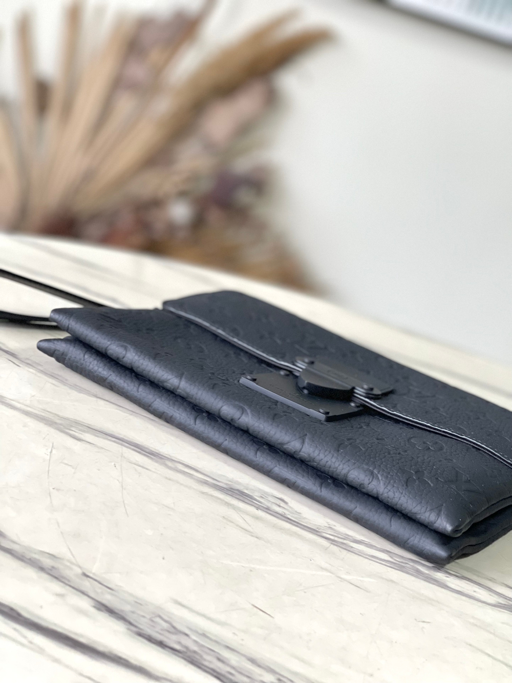 Louis Vuitton Pochette S-Lock