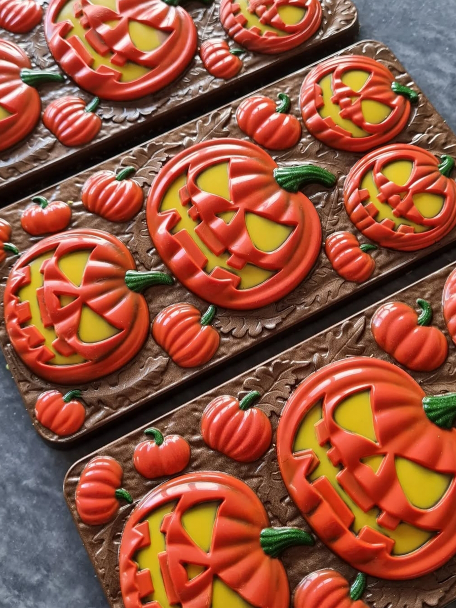 Шоколад тесно связан с Хэллоуином