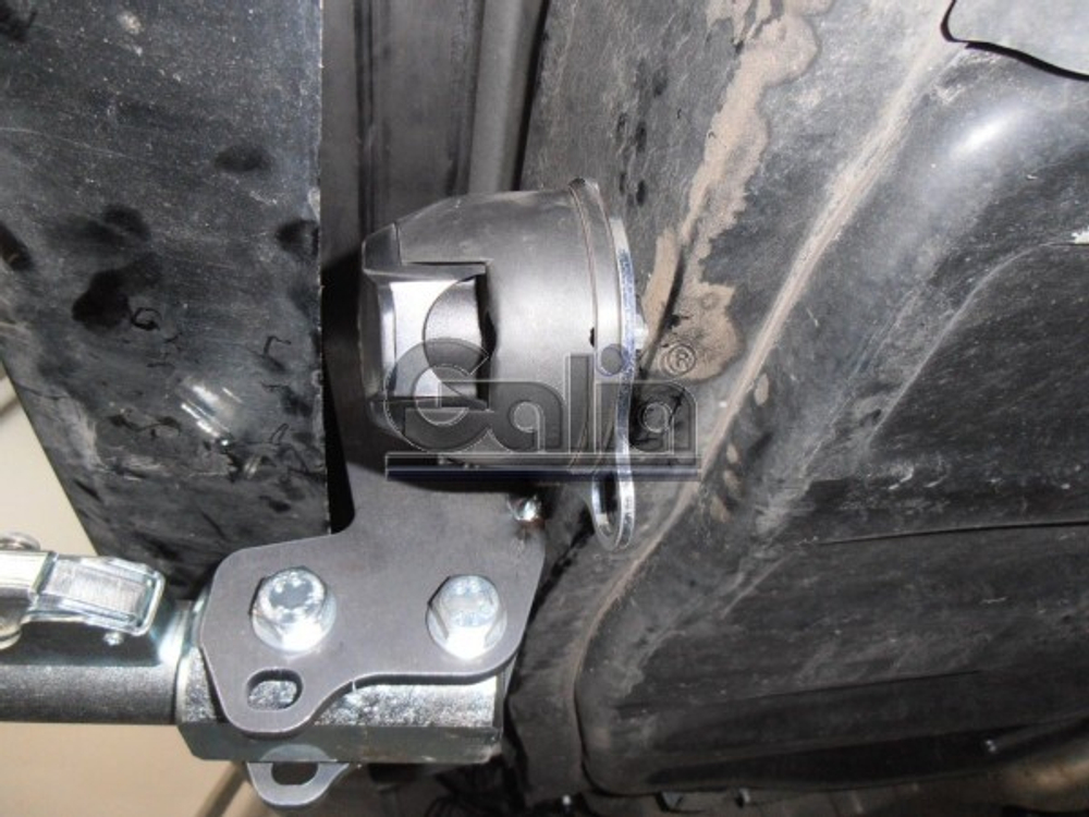 Фаркоп оцинкованный Galia M125C для Mercedes C-Class W204 седан 2007-2014 / S204 универсал 2007-2014(паспорт и сертификат в комплекте)(без электрики)