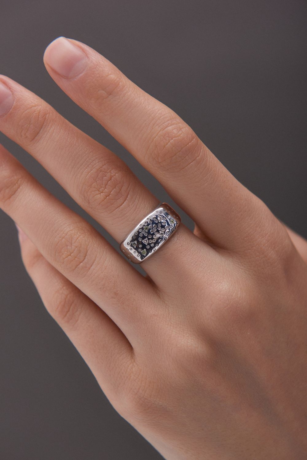 Кольцо 7 Crystals с топазом и хризолитом