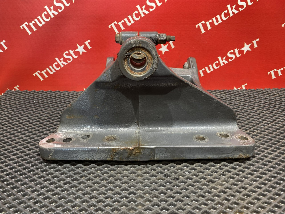 Кронштейн полурессоры передней