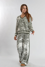 Костюм с узором