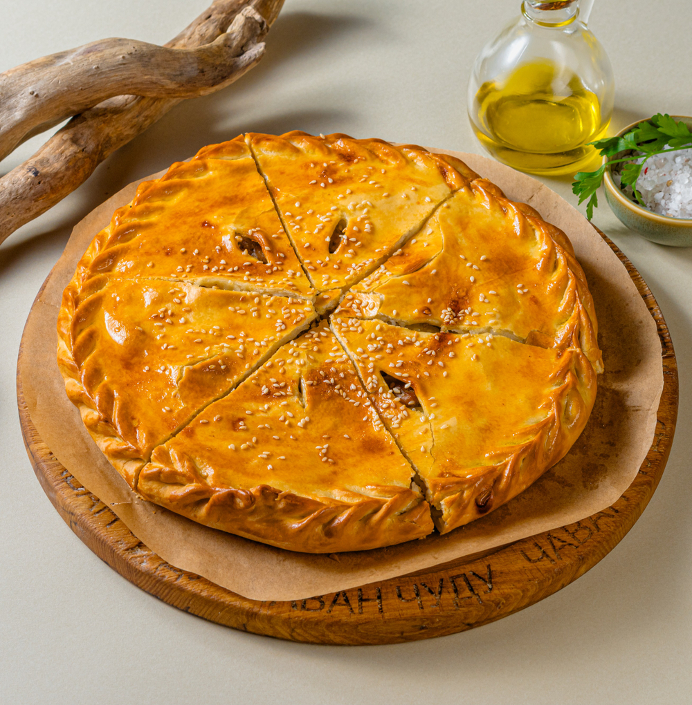 Пирог с сушенным мясом и картофелем