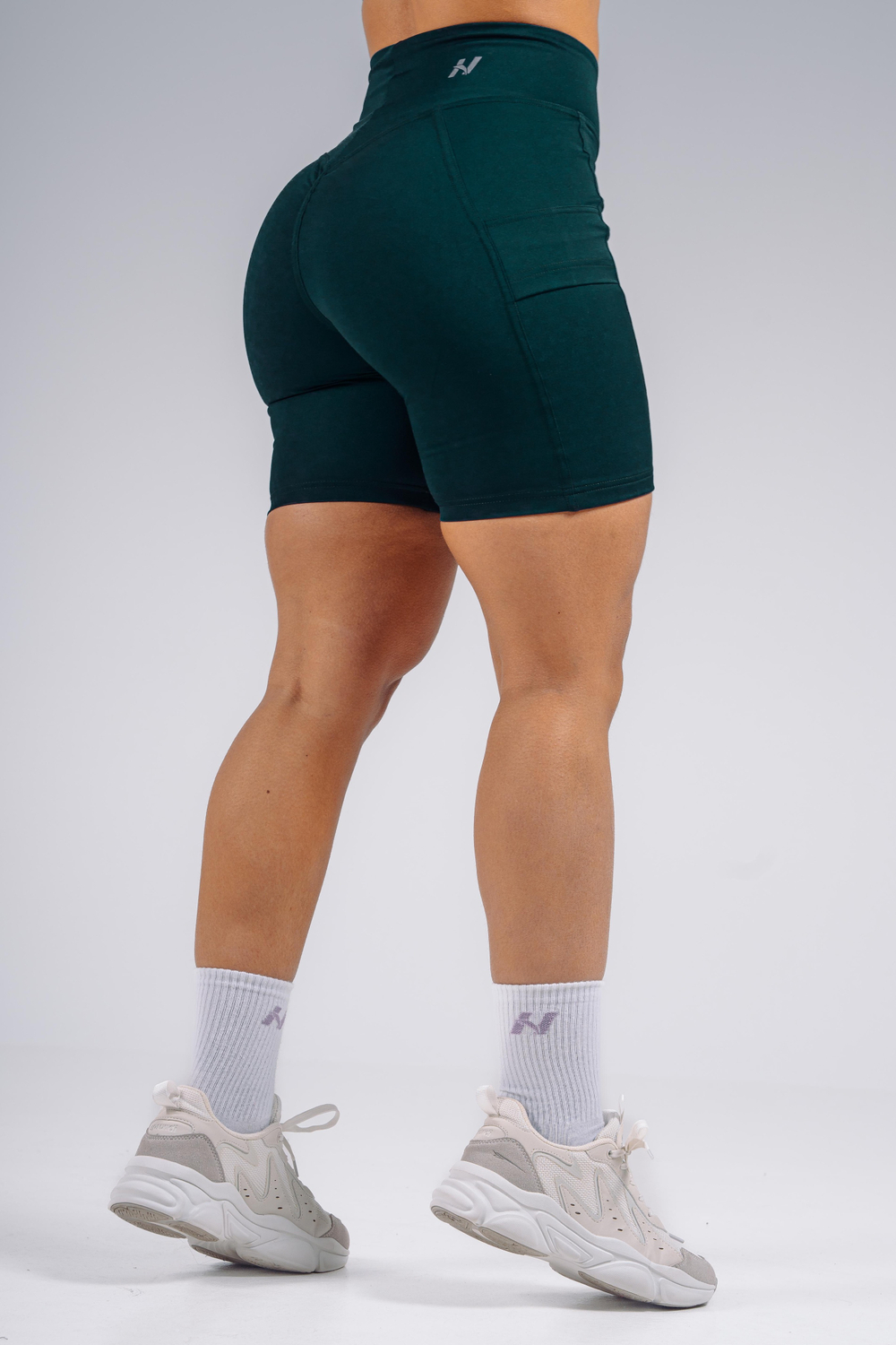 Шорты High-Waist Shorts with Pockets PRIMAL 858 Зеленые