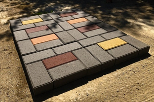 В каких случаях выбирают тротуарную плитку 100 мм толщиной для мощения?