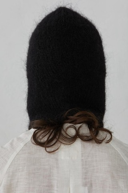 Капор черного цвета из мохера