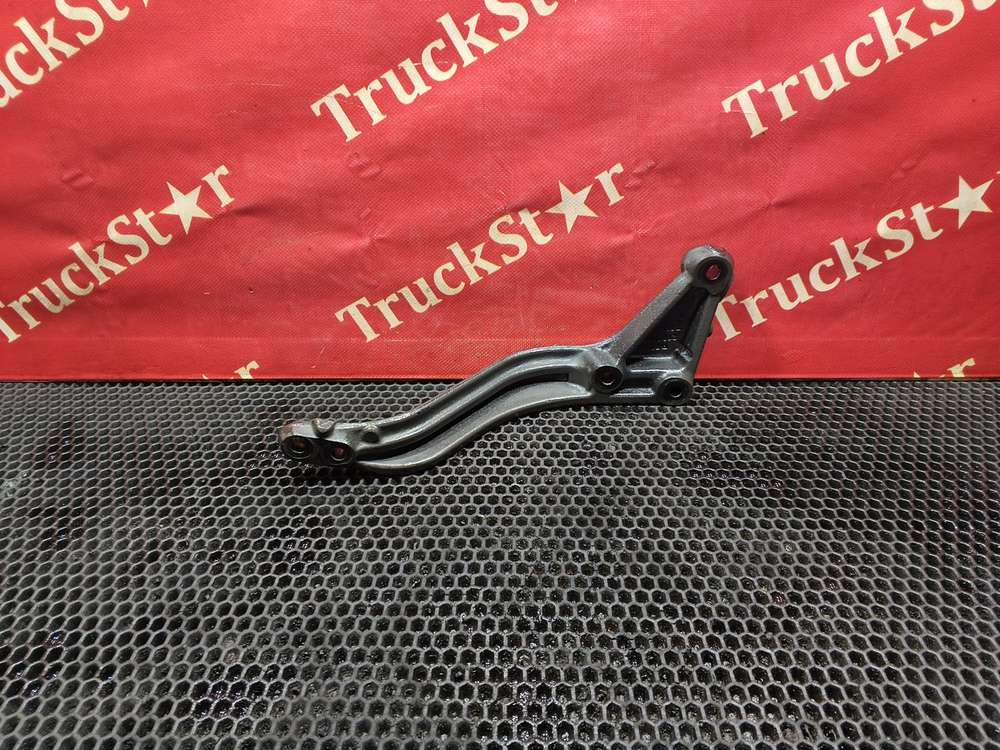 Кронштейн опоры двигателя 2020г