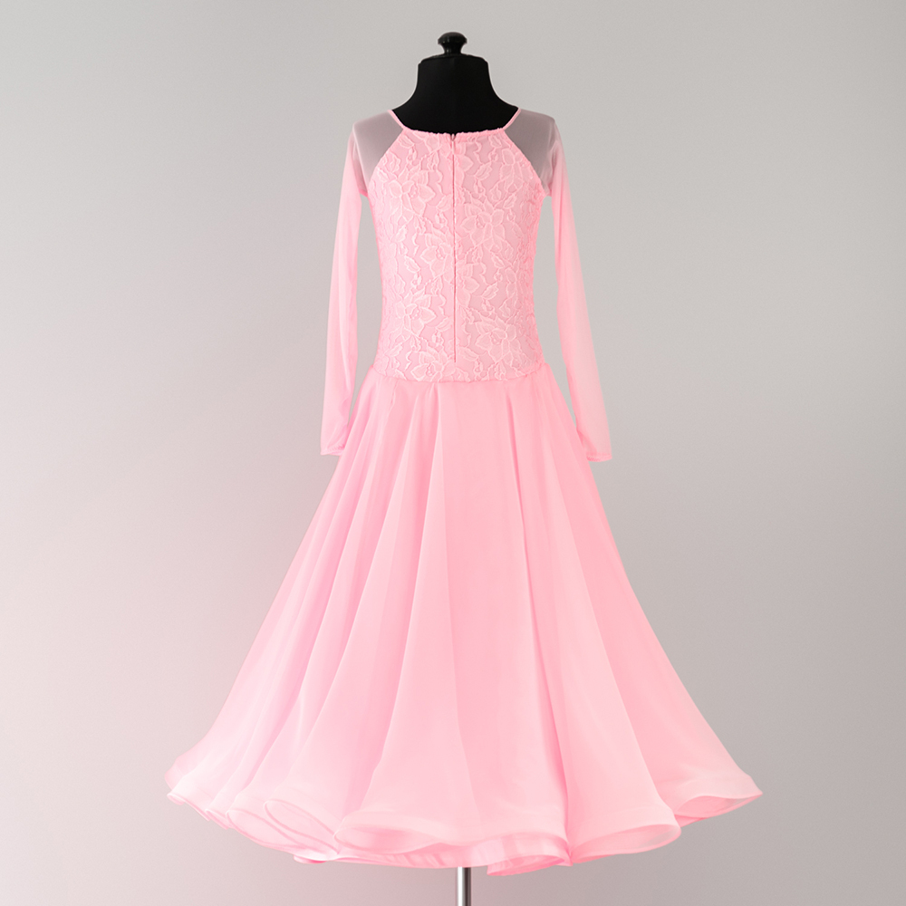 розовое платье для бальных танцев