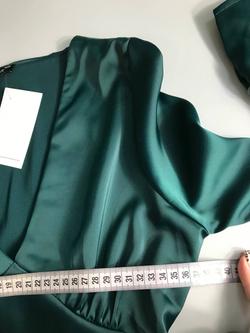 Платье Indefeir в таком красивом изумрудном глубоком цвете, атласное xxs, на 40 размер