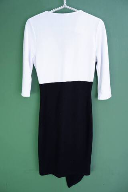 Платье Asos для офиса, маркировка 36, визуально на 42 размер