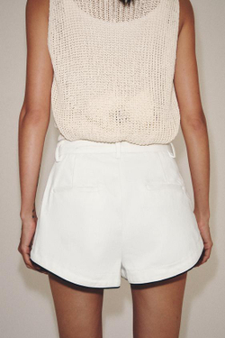 ZARA ДЖИНСОВЫЕ ШОРТЫ С ЗАЩИПАМИ — ZW COLLECTION, БЕЛЫЙ