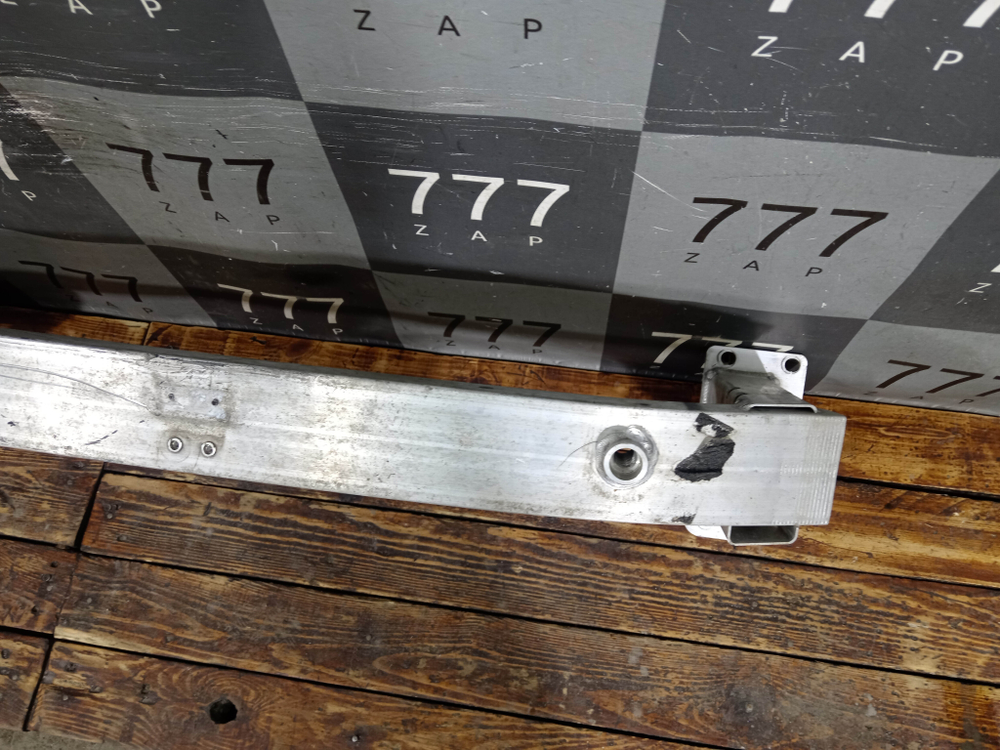 Усилитель переднего бампера Omoda C5 22-нв Б/У Оригинал 501004537AA