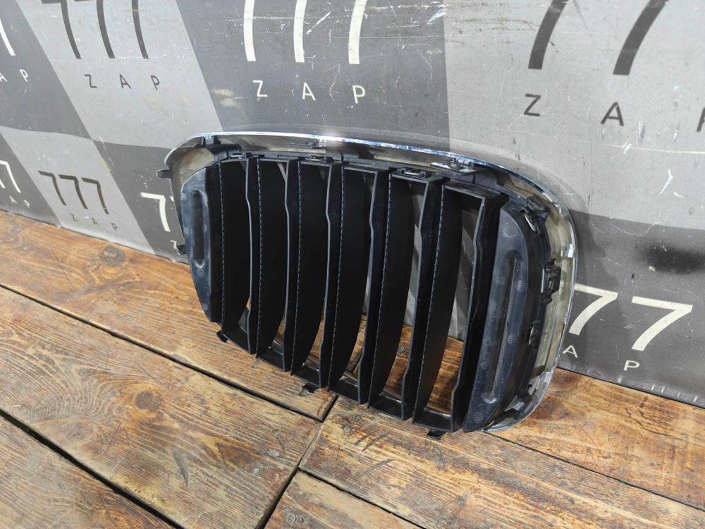 Решетка радиатора левая BMW X3 (G01), X4 (G02) 17-21 Б/У Оригинал 51137397465