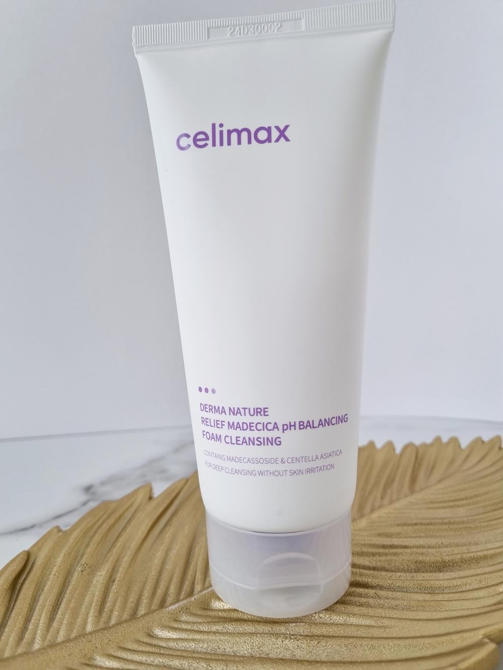 Слабокислотная очищающая пенка Celimax Derma Nature Relief Madecica pH Balancing Foam Cleansing