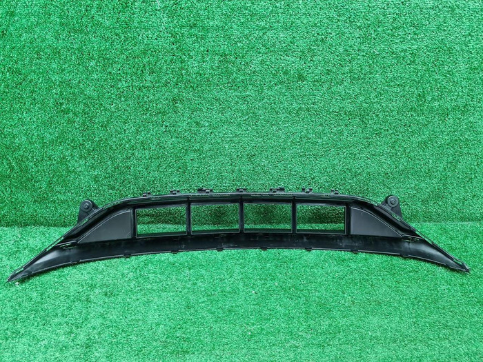 Решетка перед. бампера Mercedes E W213 (20-23) AMG