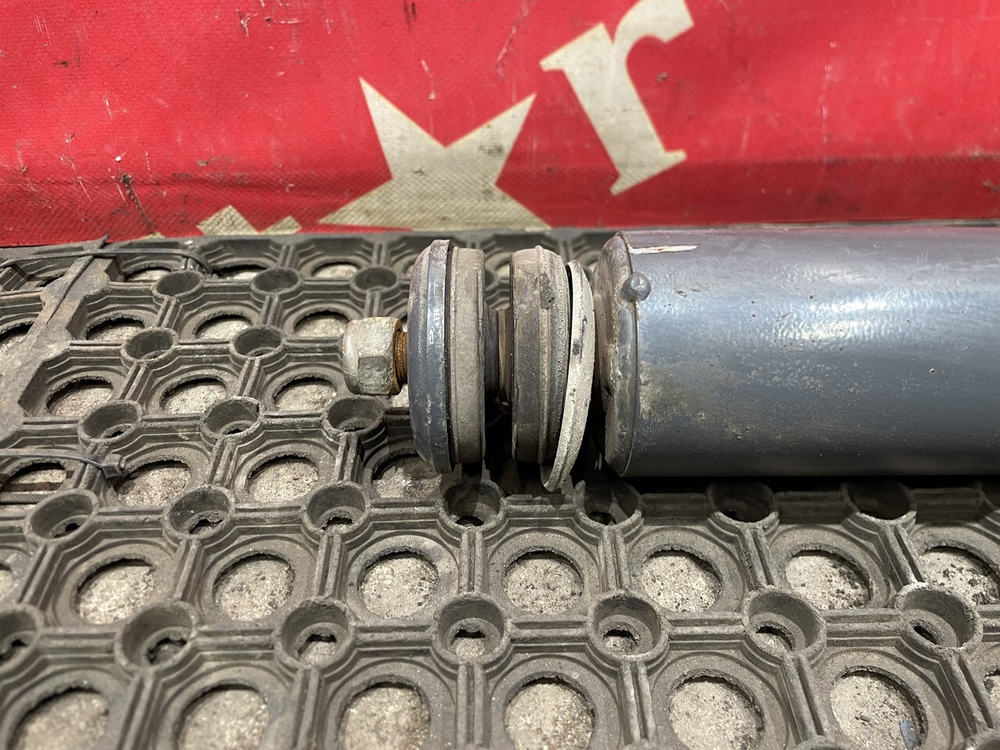 Амортизатор передний 2023г