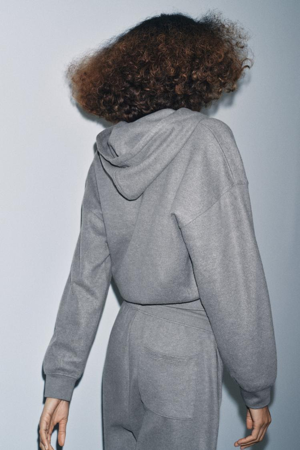 ZARA МЯГКОЕ ХУДИ В РУБЧИК, МЯГКИЙ СЕРЫЙ