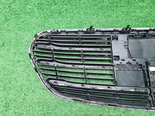 Решетка радиатора Mercedes S W223 (2020-н.в.)