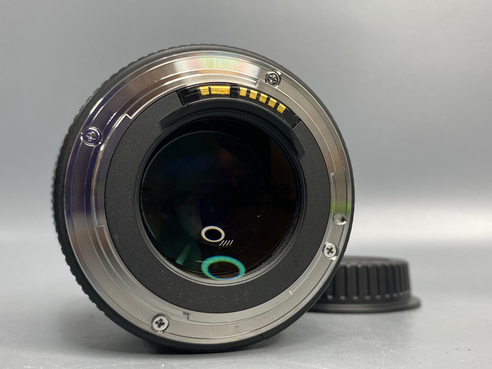 Canon EF 85mm 1.8 USM