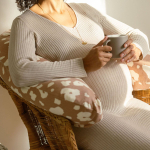 Подушка для кормления BEABA Big Flopsy бежево-белая