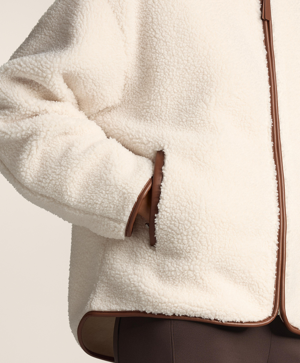 Oysho Куртка из искусственной овчины с капюшоном, экрю