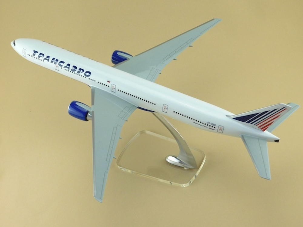 Модель самолета Boeing 777-300 (М1:144 Transaero)
