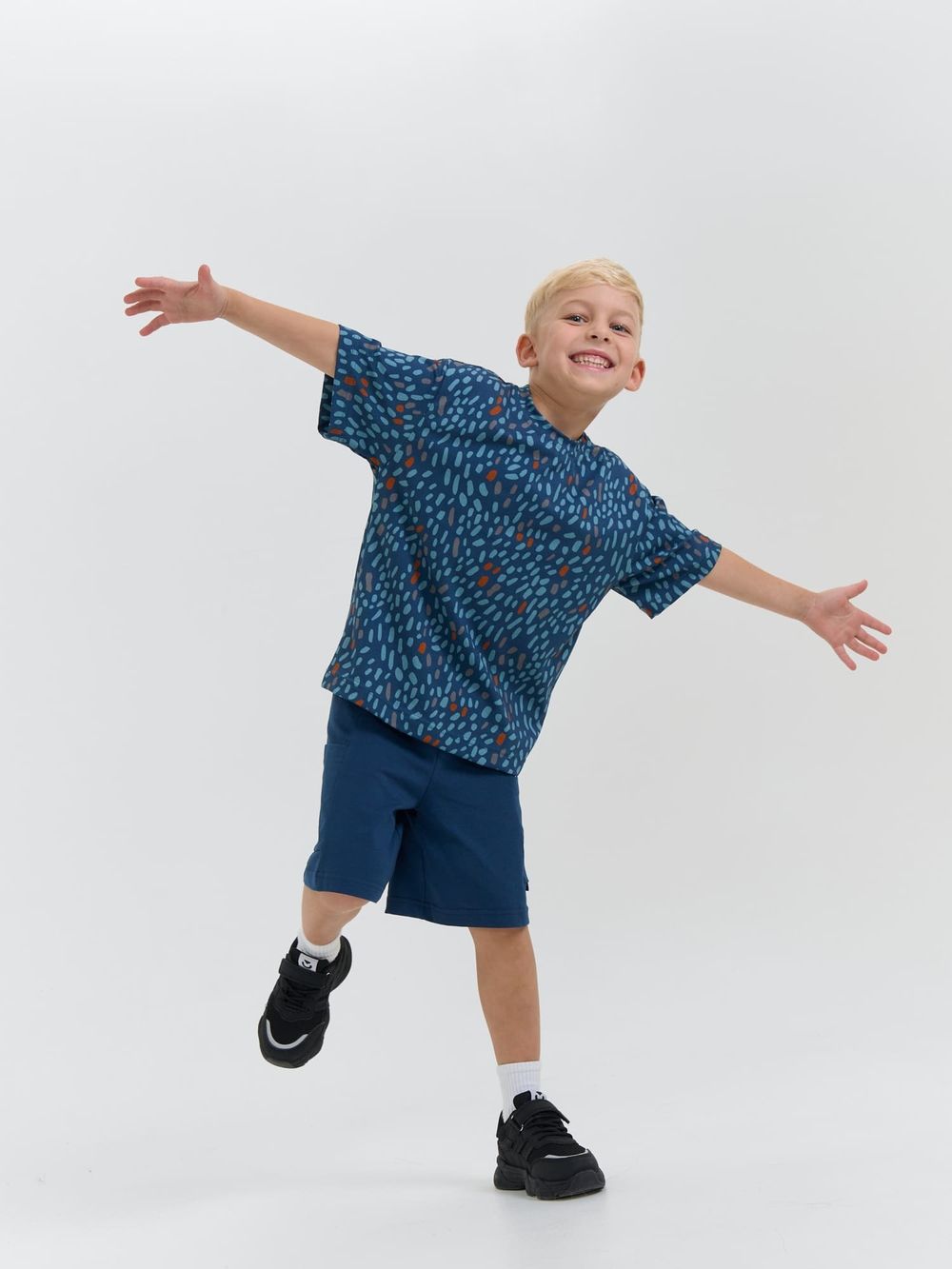 Футболка оверсайз "Синий Бэмби"