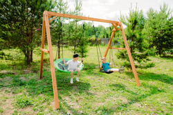 Деревянные качели с качелями гнездо 60 см и качелями гнездо Свиби