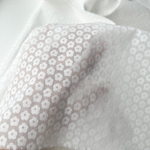 Батист Ромашки на молочном (тёплом белом) фоне