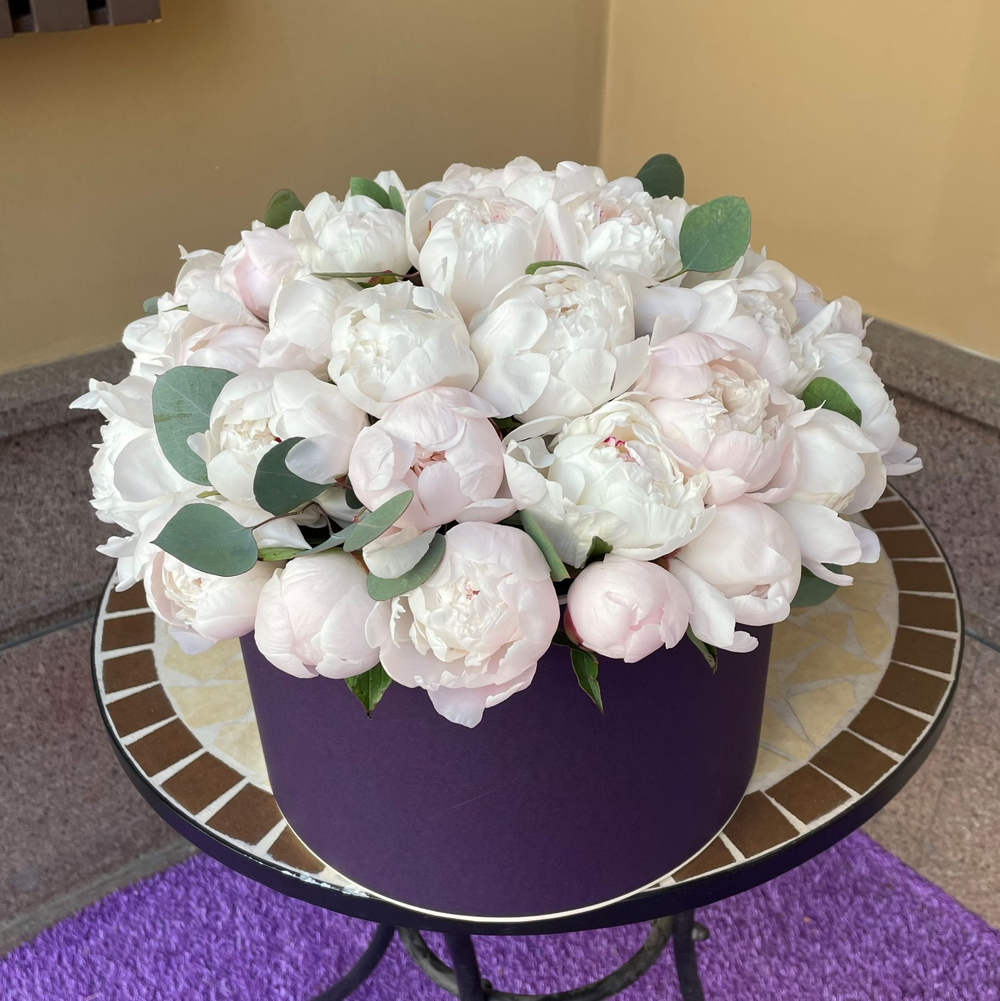 Букет пионов «Благородный шарм»