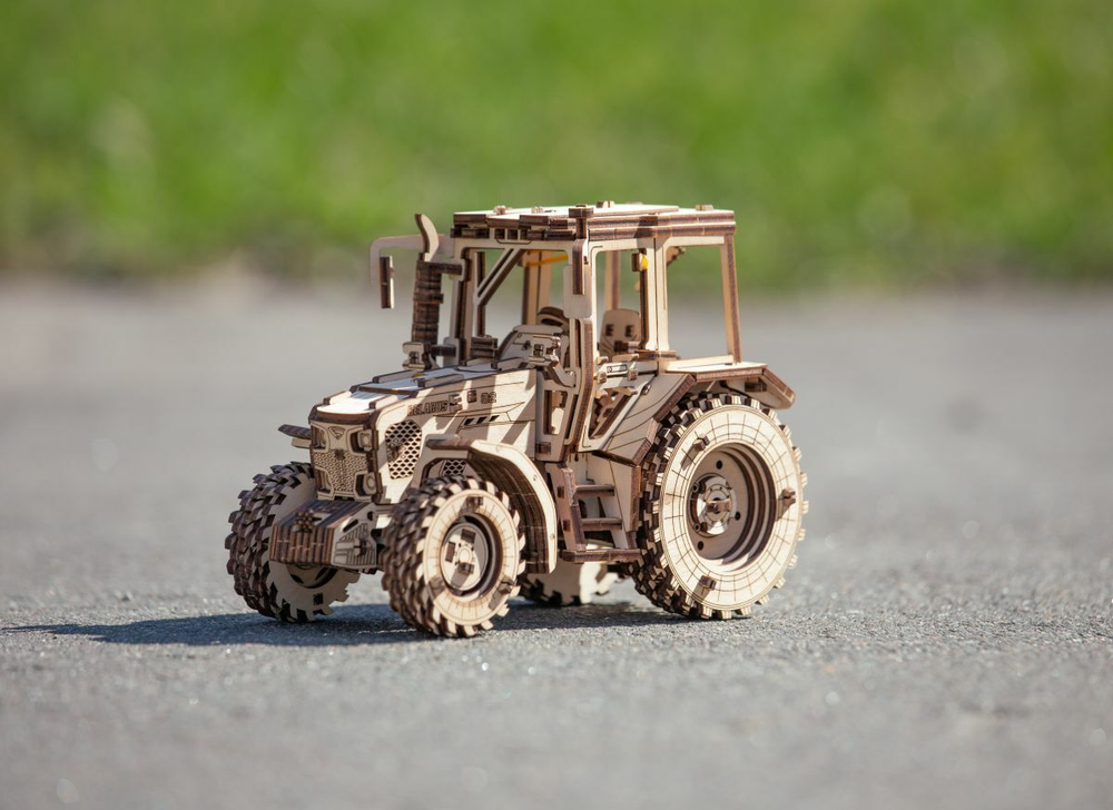 Трактор Беларус-82 от EWA - Деревянный конструктор, сборная модель, механический 3D пазл