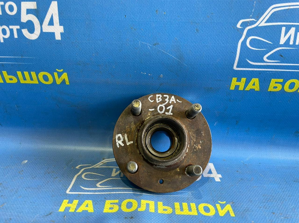 Ступица задняя левая MITSUBISHI LANCER 1995