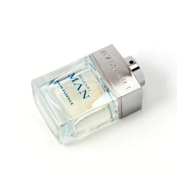 Bvlgari Man Rain Essence — парфюмерная вода для мужчин.