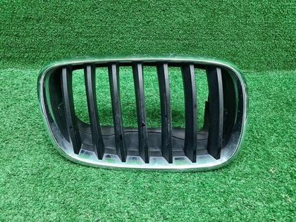 Решетка радиатора правая BMW X5 E70 (2006-2013)