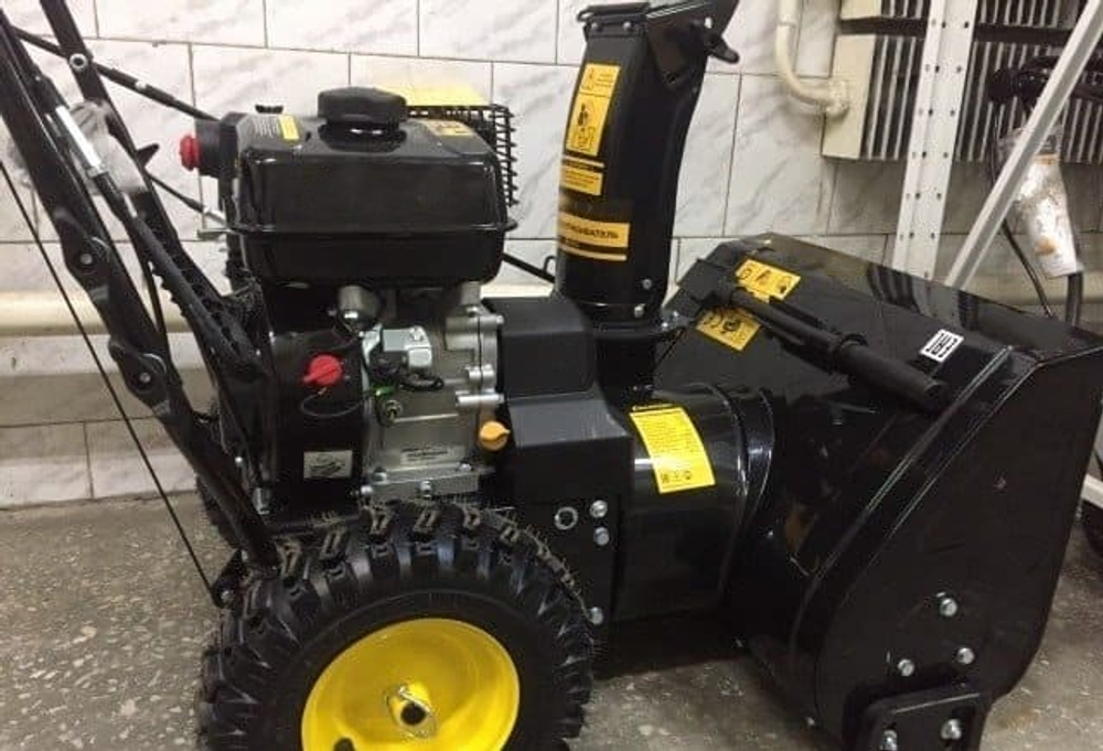 Снегоуборщик ЧЕМПИОН ST556