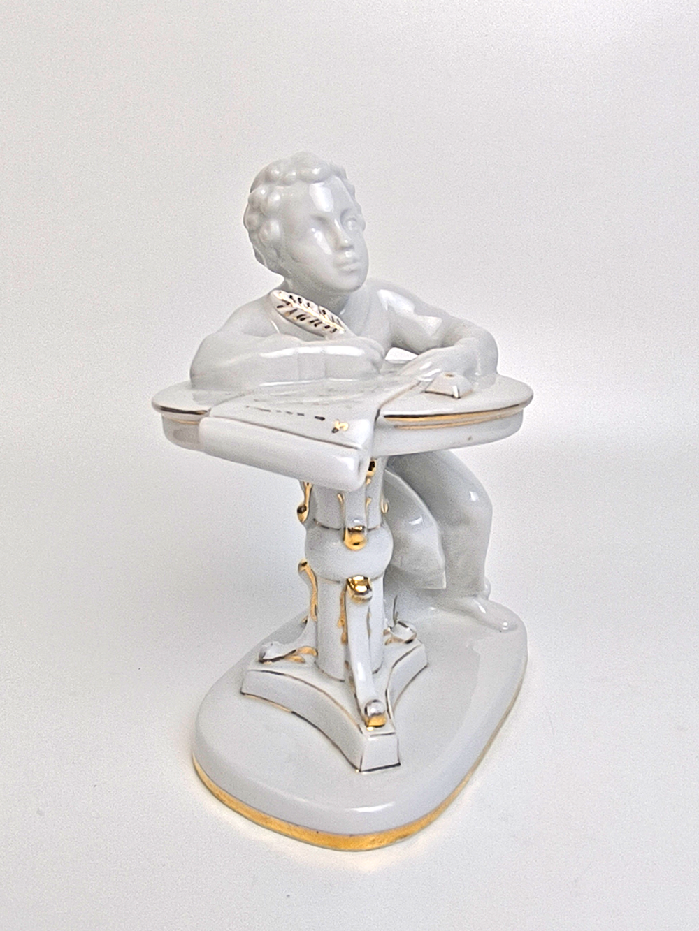 Фарфоровая статуэтка "Юный Пушкин" ЛФЗ