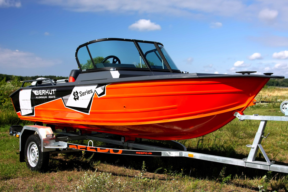 Лодка Berkut S-FISHER