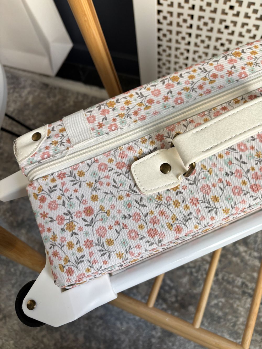 Детский чемодан на колесах Olli Ella